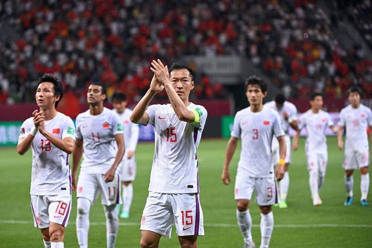 中国足球对阵乌兹直播